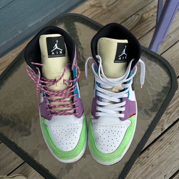 Nike Jordan 1 mid- lightbulb. - Picture 4 of 4